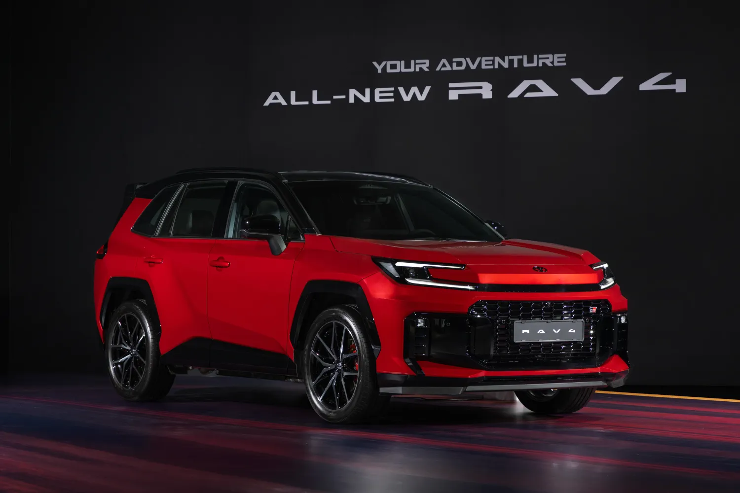 6세대로 완전히 바뀐 ‘올 뉴 토요타 RAV4’ 선보여 … 효율에서 성능까지 폭넓은 요구 충족하는 구성 갖춰